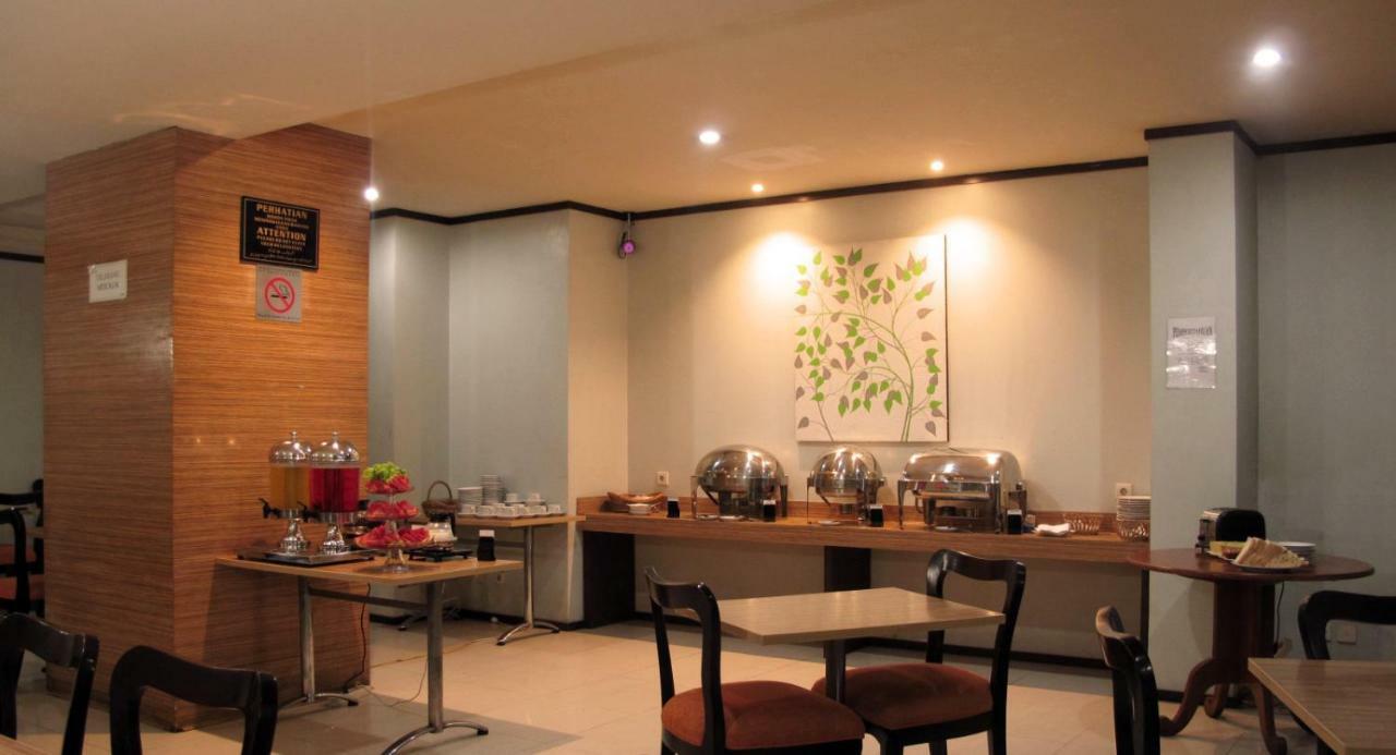 Hotel Alma Jakarta Exterior photo